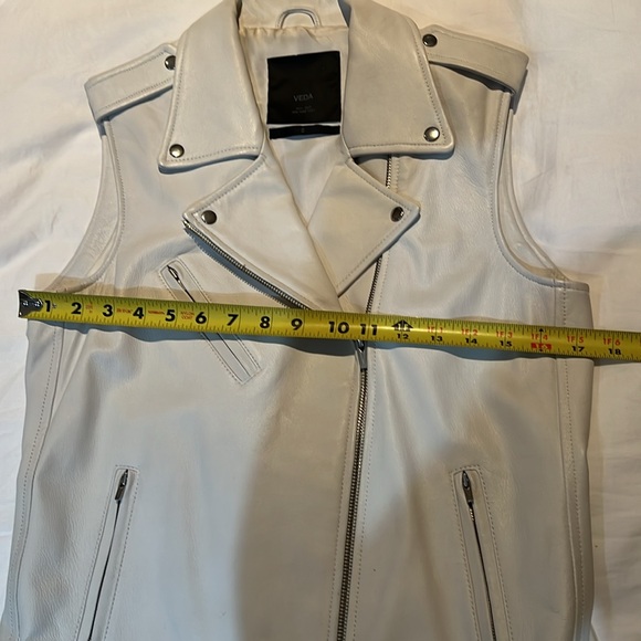 VEDA White Leather Moto Vest - Picture 10 of 11